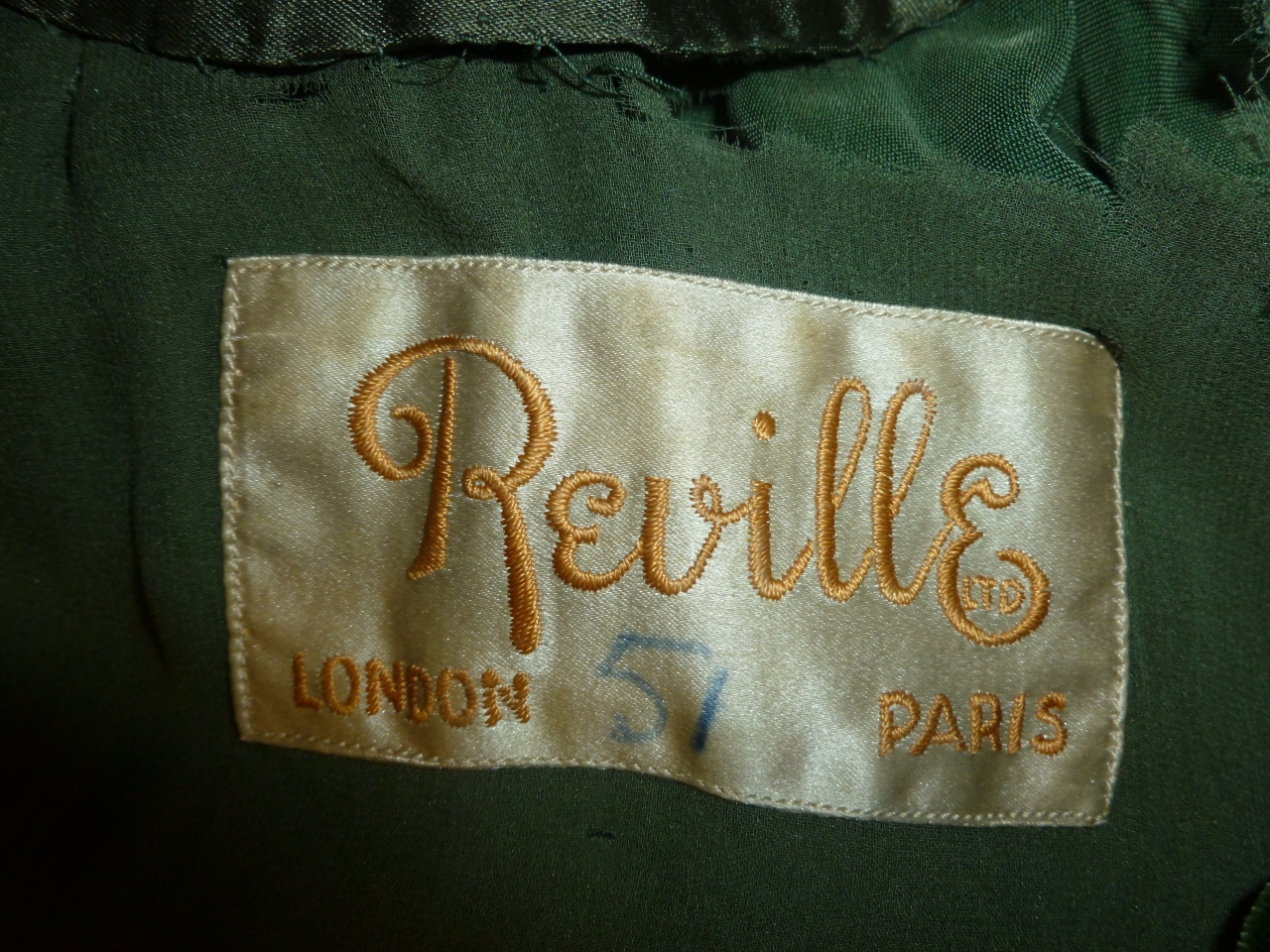 mantello - cappa di Reville and Rossiter couture hause di William Wallace Terry e Sarah Rossiter - manifattura inglese (primo quarto sec. XX)