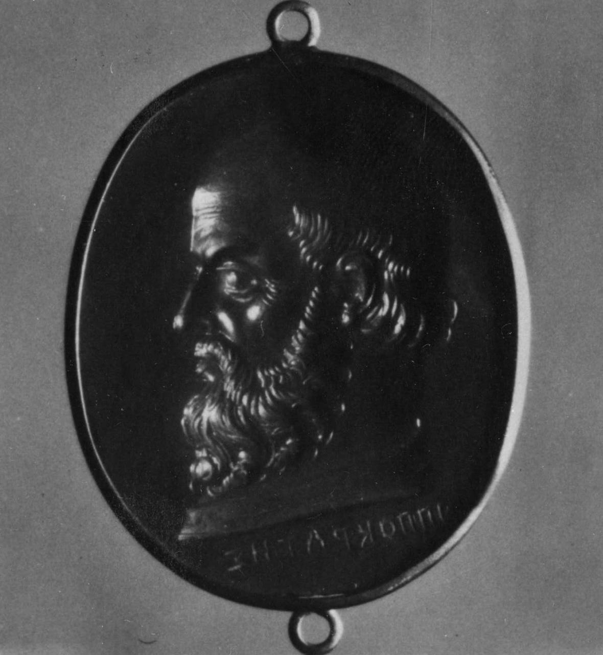 testa di Ippocrate (decorazione a intaglio) - bottega italiana (prima metà sec. XVIII)