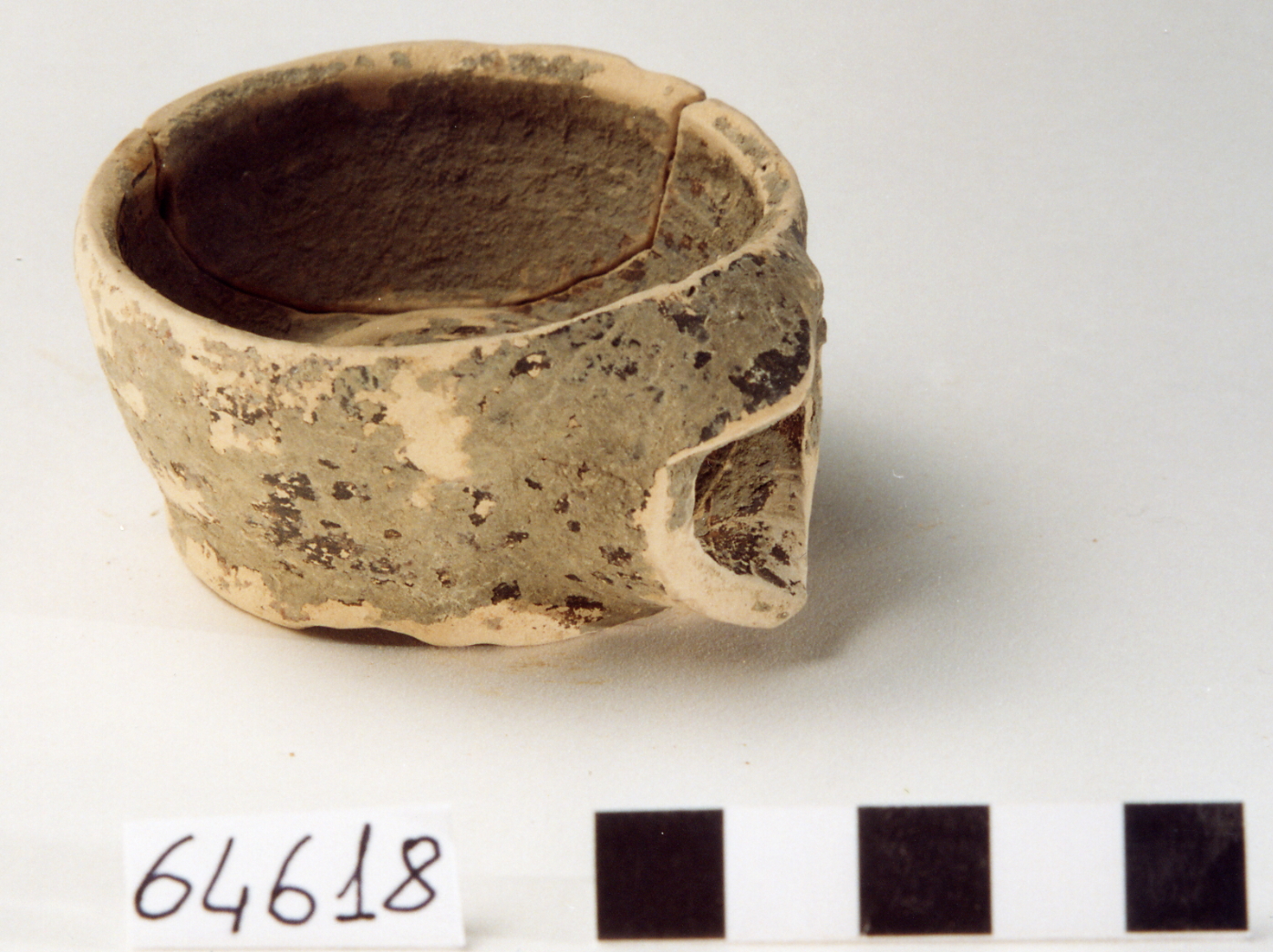 lucerna, tipo Umbro B (secc. II-I a.C)