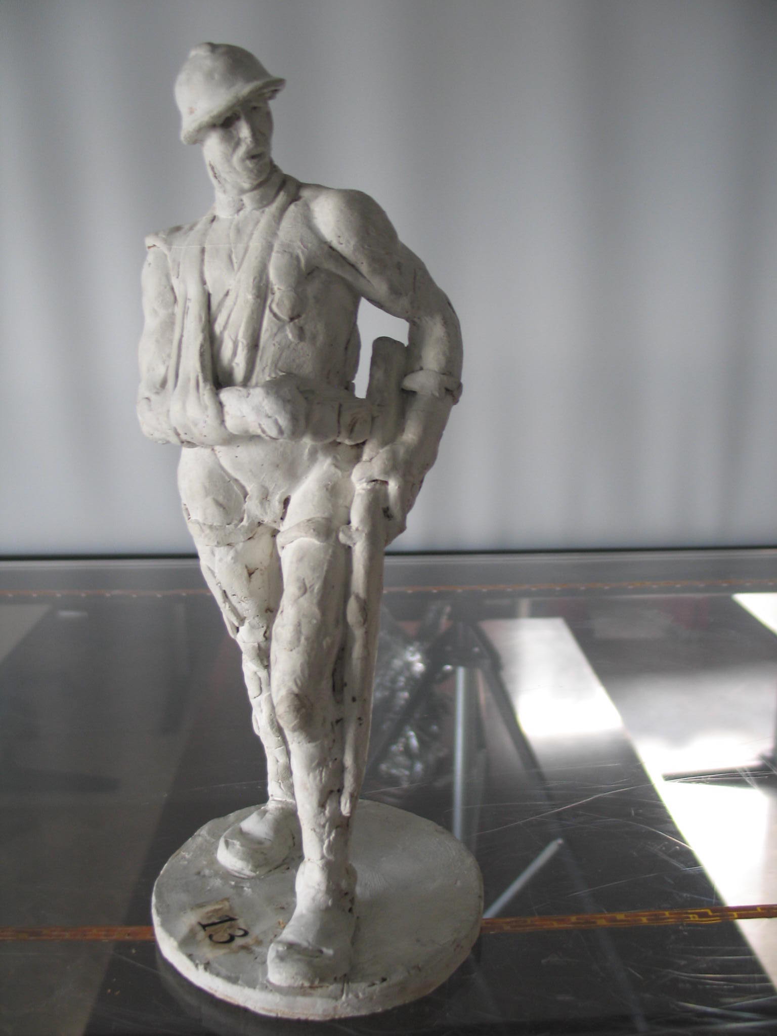 Fuciliere ferito, alpino ferito (scultura, serie) di Giuseppe Baroni (XX)