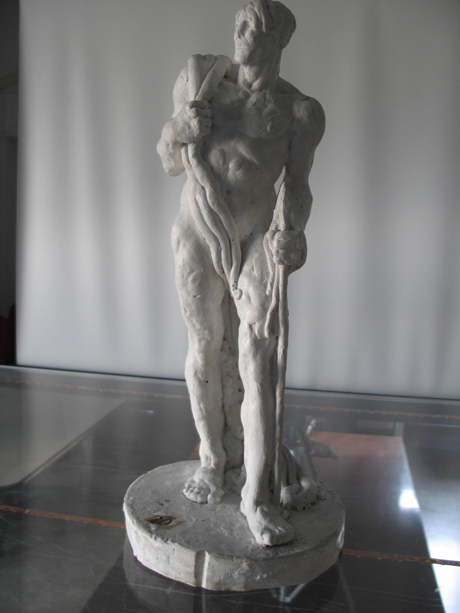Il rampone (cattura di un polpo), Alpino che cattura un polpo (scultura, serie) di Giuseppe Baroni (XX)