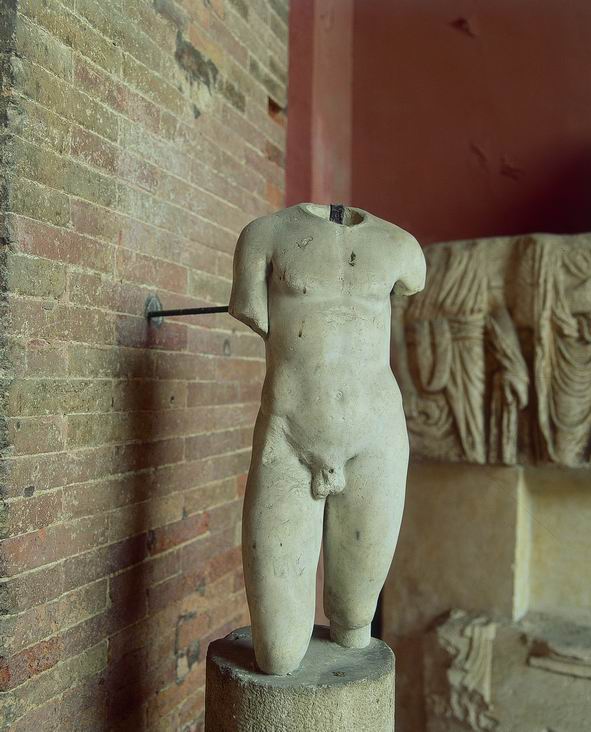 figura maschile nuda (statua acefala) - età augustea (fine/inizio secc. I a.C.-I d.C)