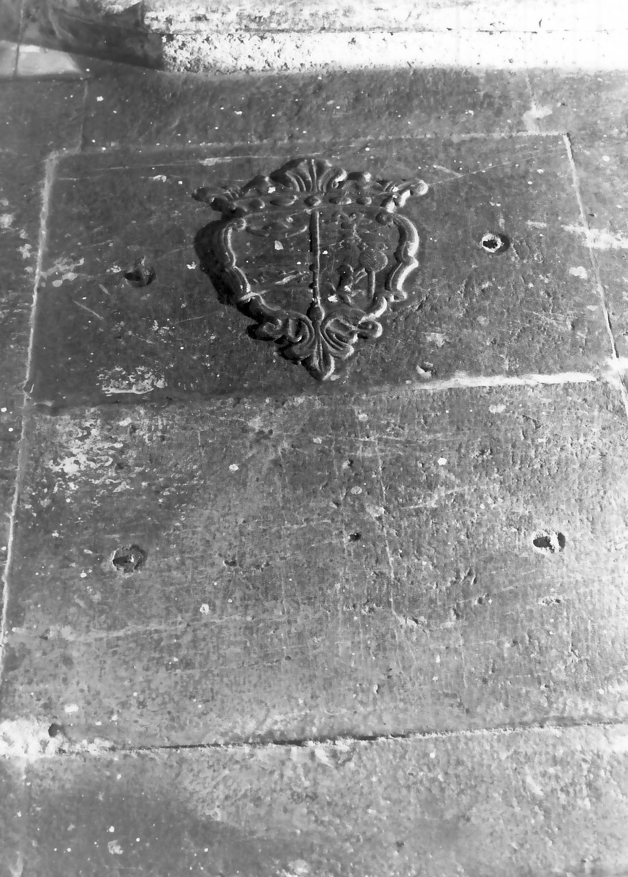 lastra tombale - bottega calabrese (seconda metà sec. XVIII)