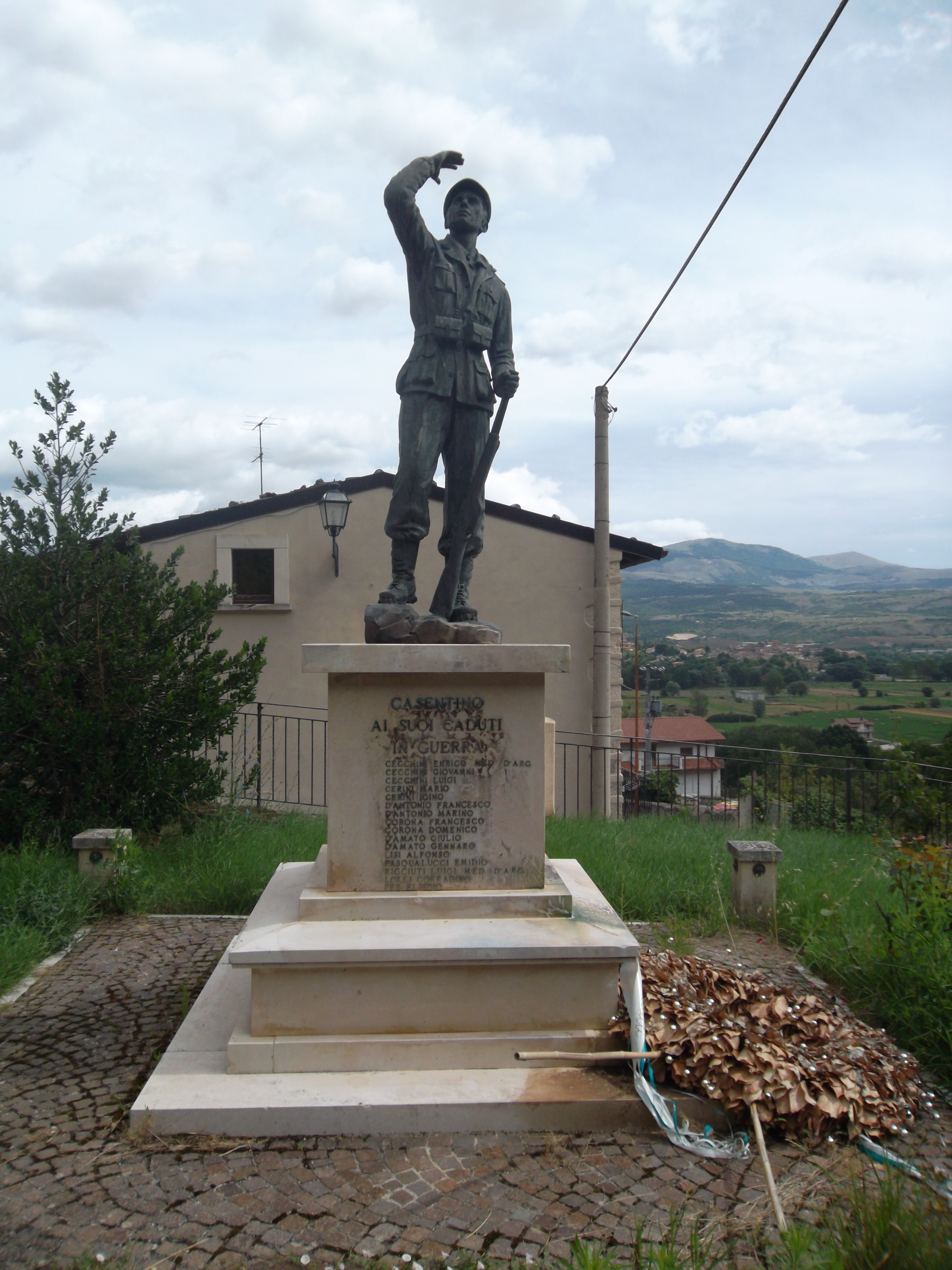 figura di soldato: fante (monumento ai caduti - a cippo) - ambito abruzzese (metà/ fine XX)