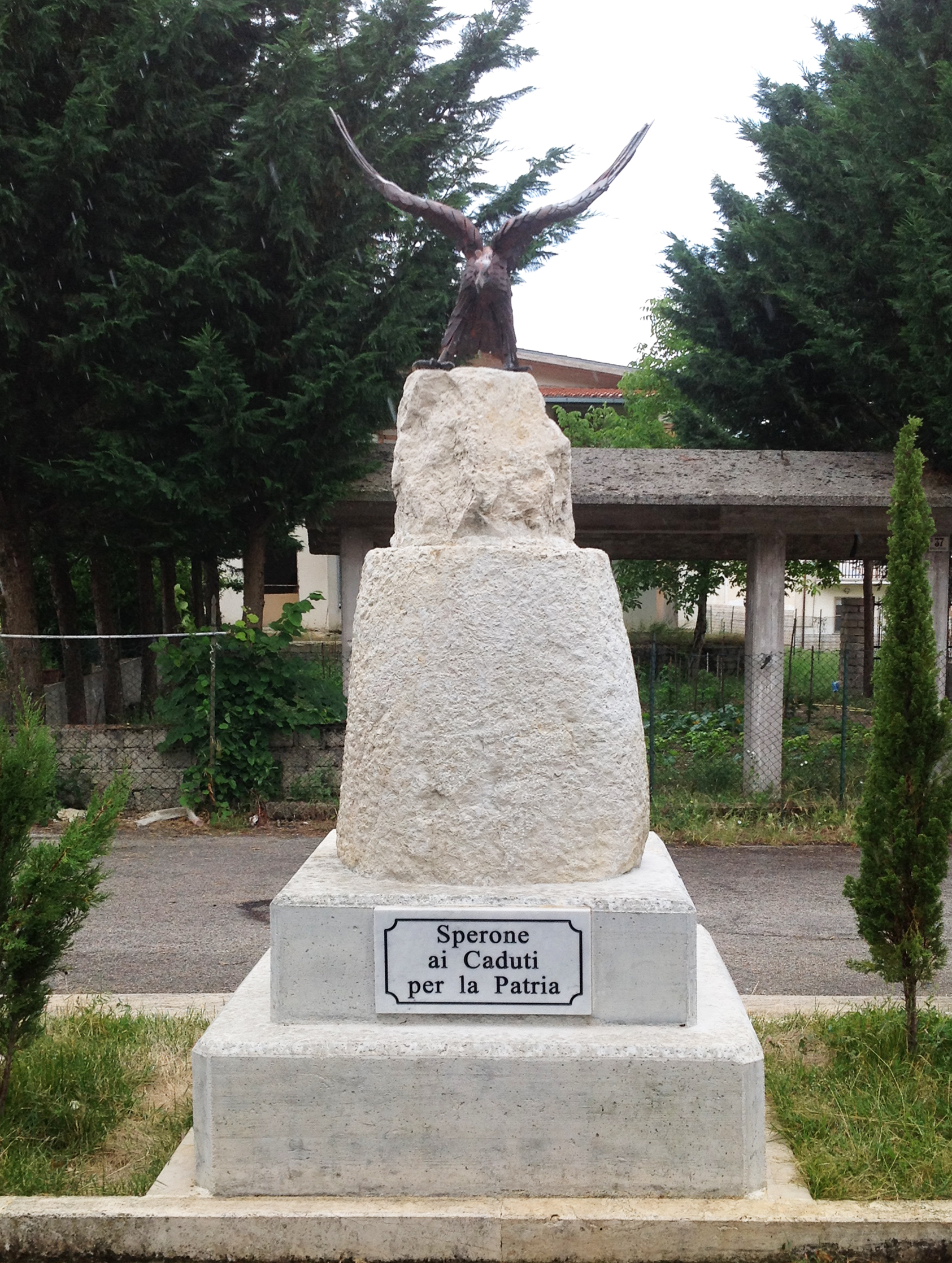 Allegoria della Vittoria (monumento ai caduti - a montagna figurata, opera isolata) - ambito abruzzese (inizio XXI)