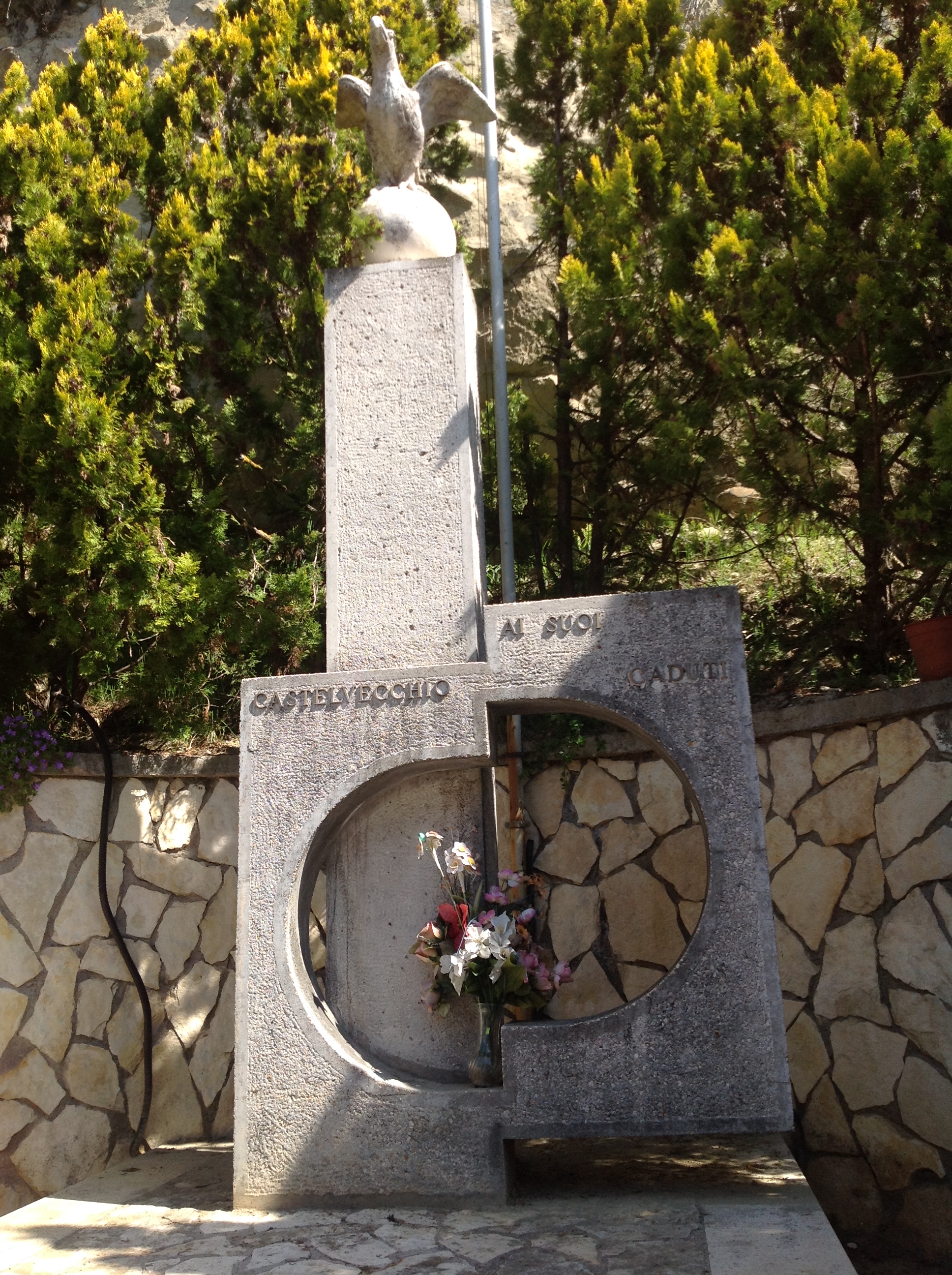 Allegoria della Vittoria (monumento ai caduti - a colonna) - ambito abruzzese (seconda metà XX)