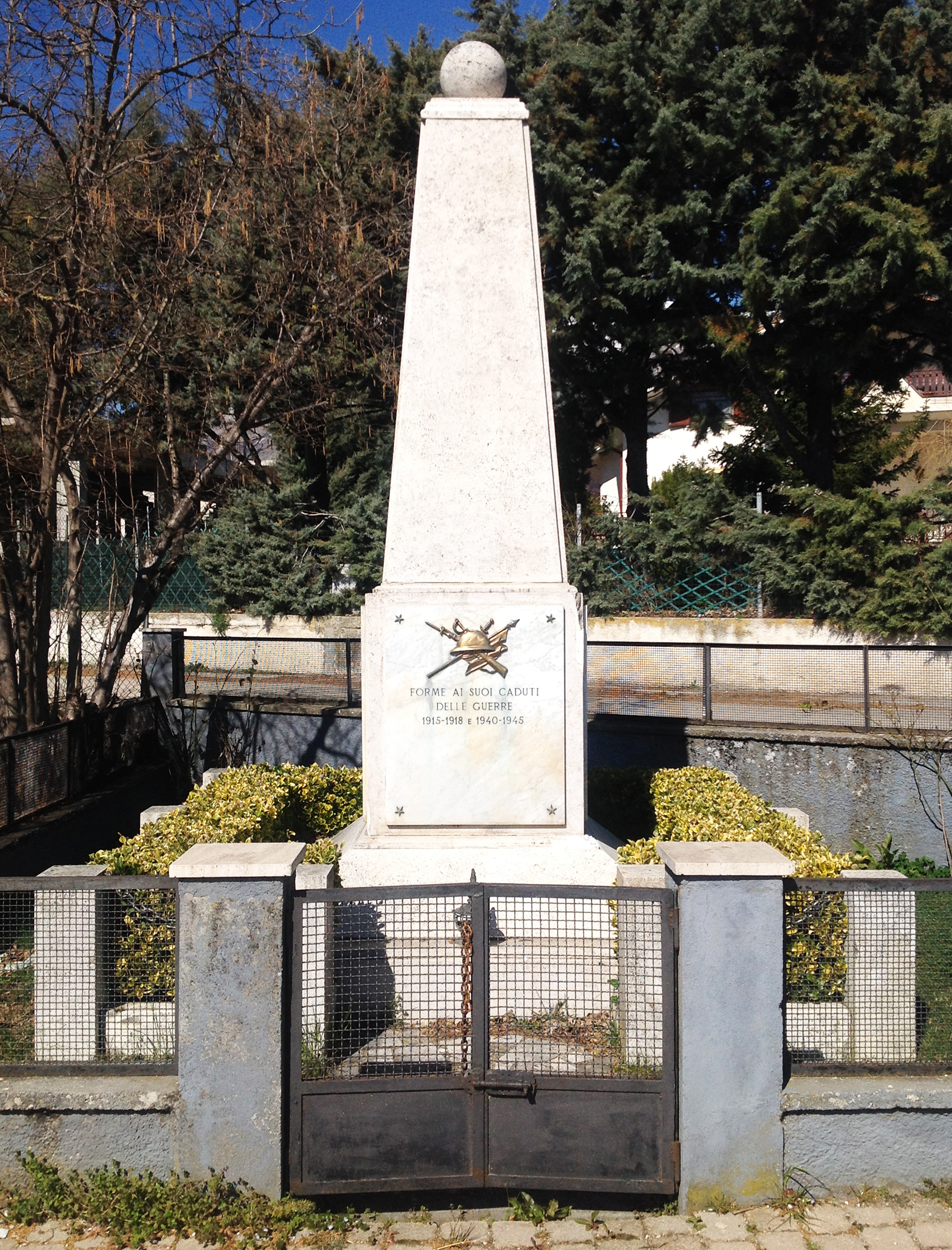monumento ai caduti - ad obelisco - ambito abruzzese (seconda metà XX)