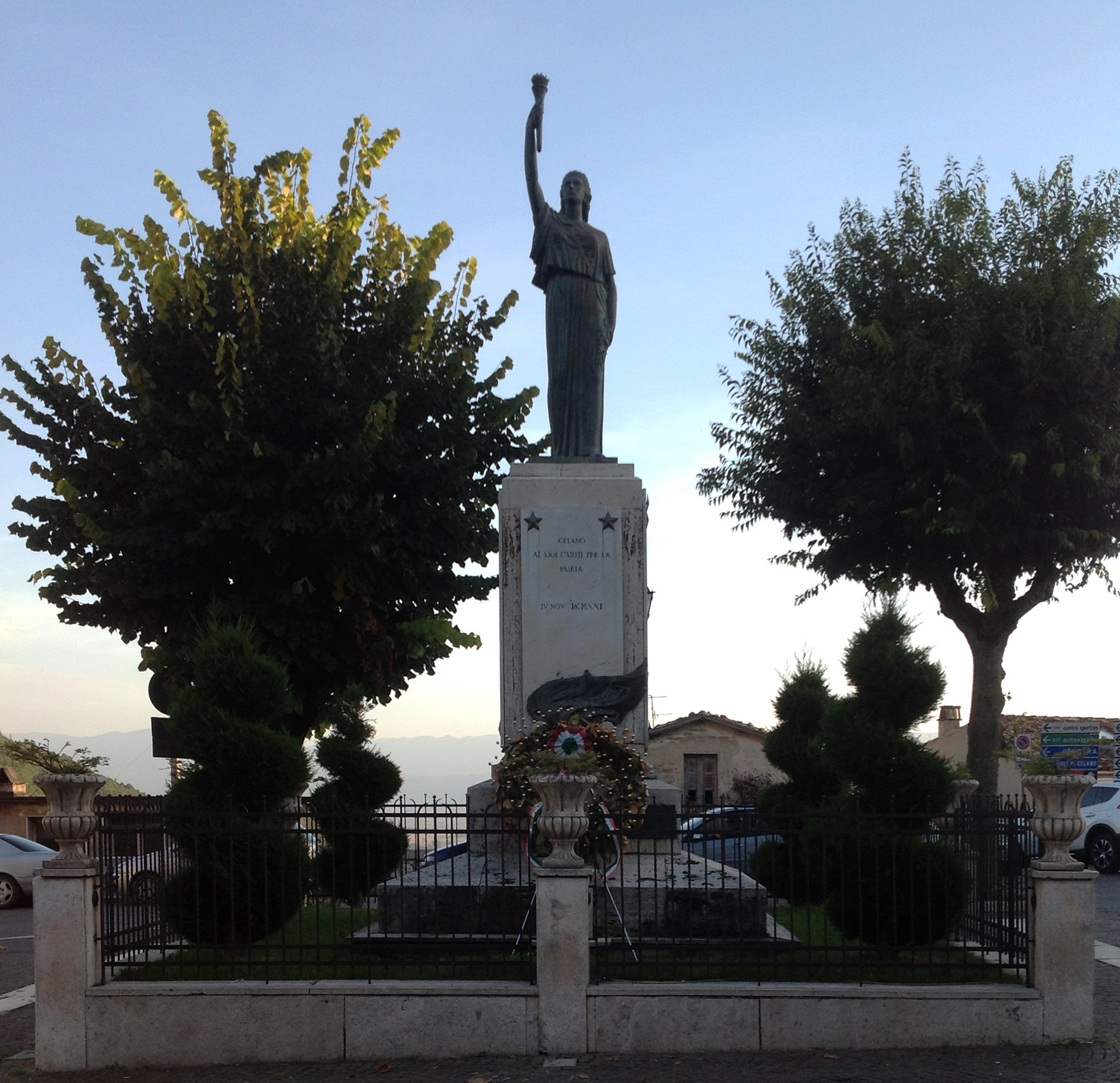 Allegoria della Vittoria (monumento ai caduti - a cippo, opera isolata) - ambito abruzzese (primo quarto XX)