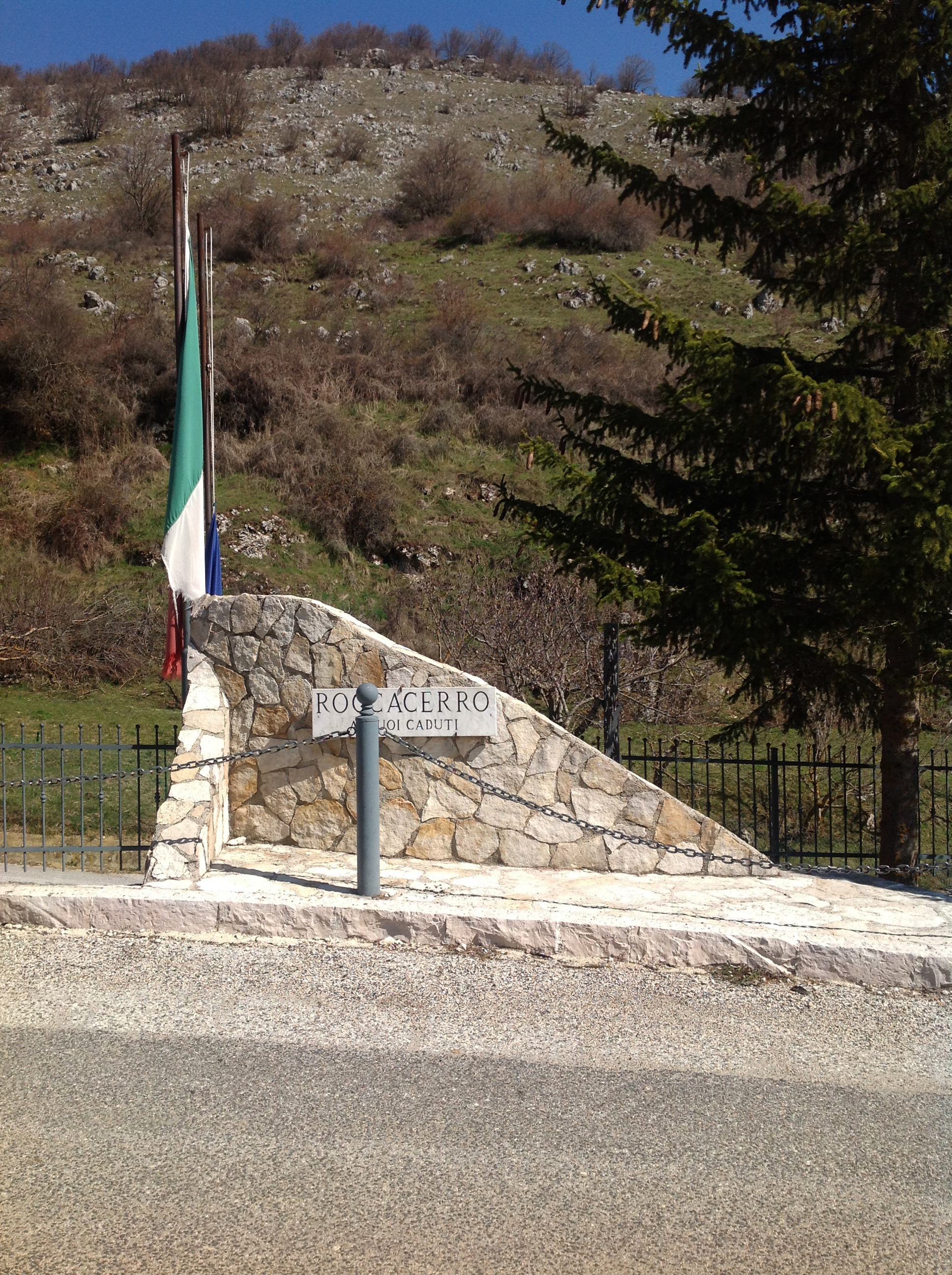 monumento ai caduti - a pilo - ambito abruzzese (inizio XXI)