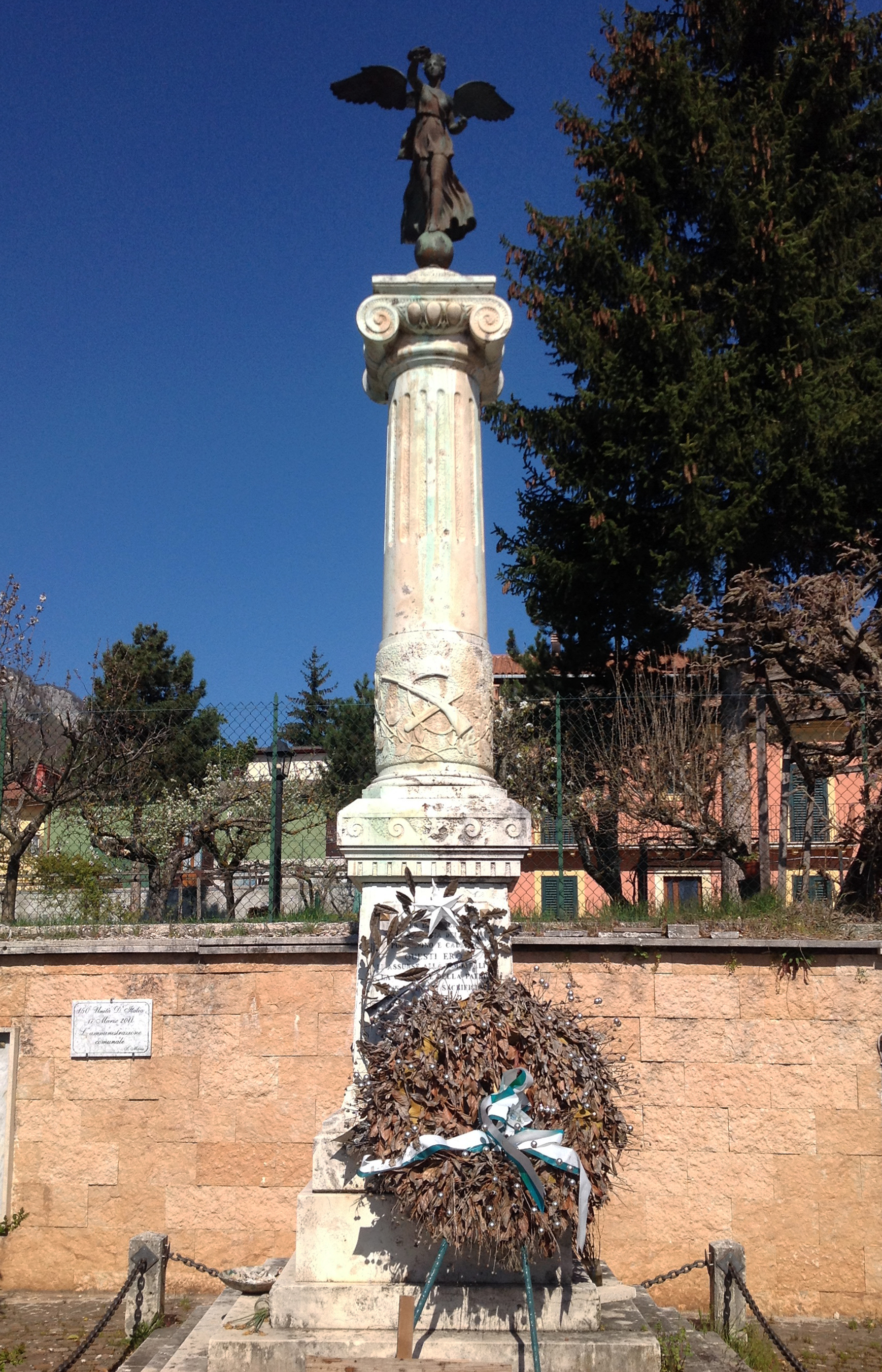 Allegoria della Vittoria (monumento ai caduti - a colonna) - ambito abruzzese (prima metà XX)
