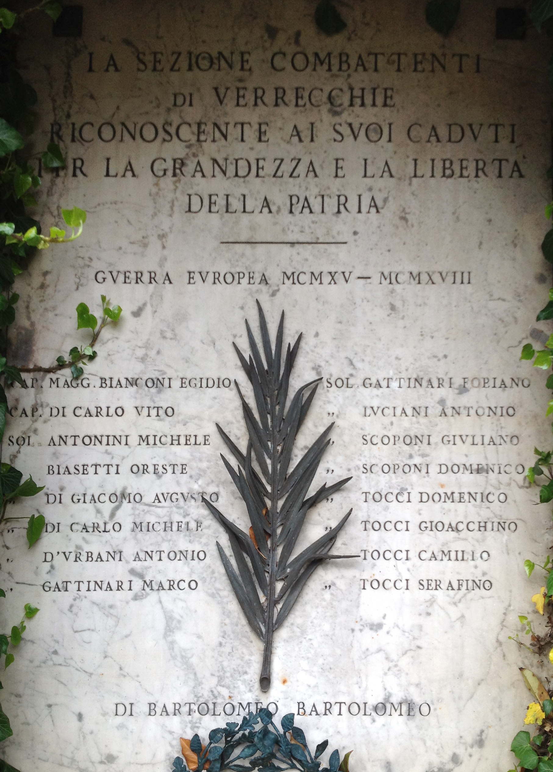 lapide commemorativa ai caduti, opera isolata - ambito abruzzese (prima metà XX)