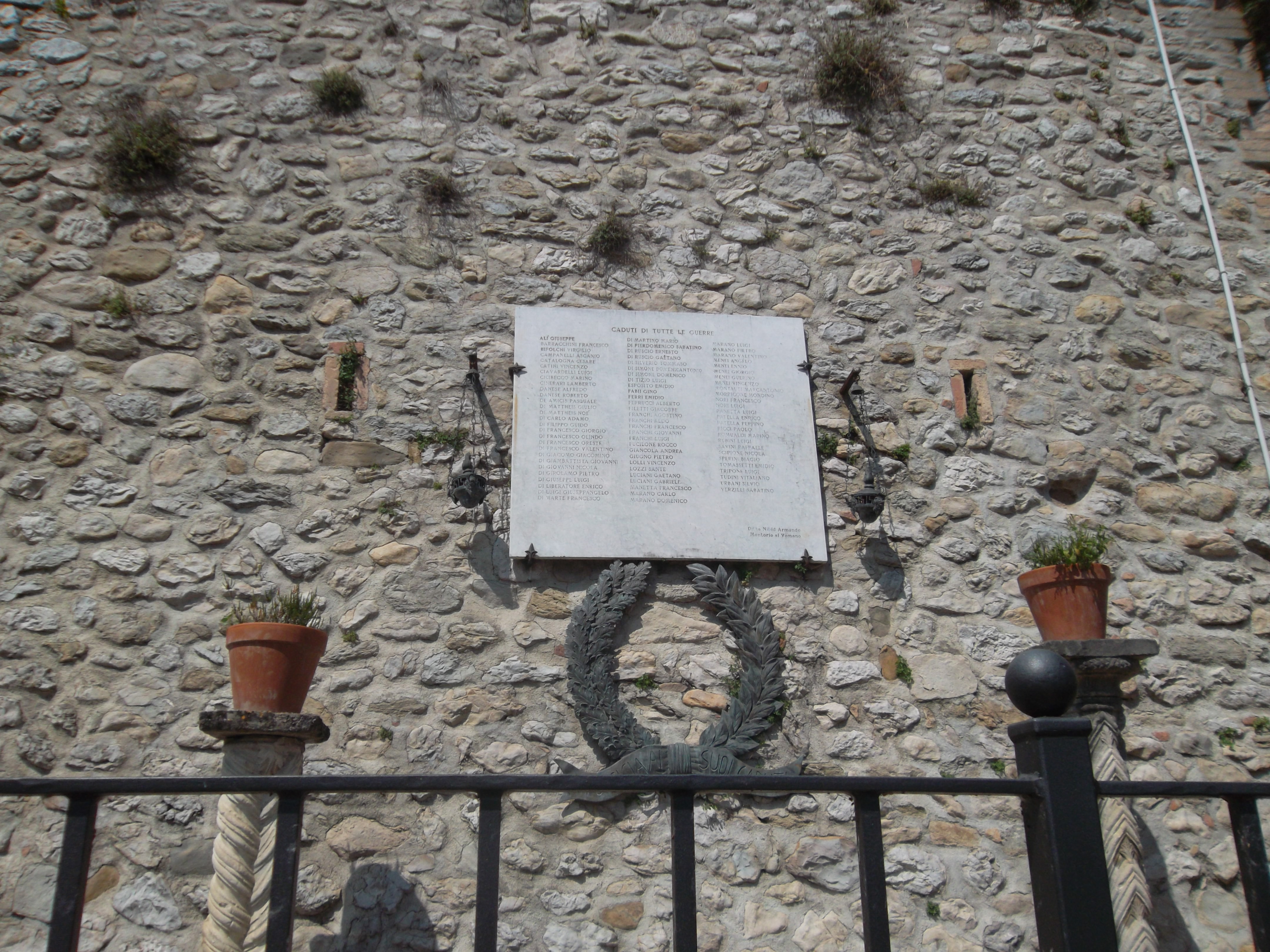 lapide commemorativa ai caduti - ambito abruzzese (ultimo quarto XX)