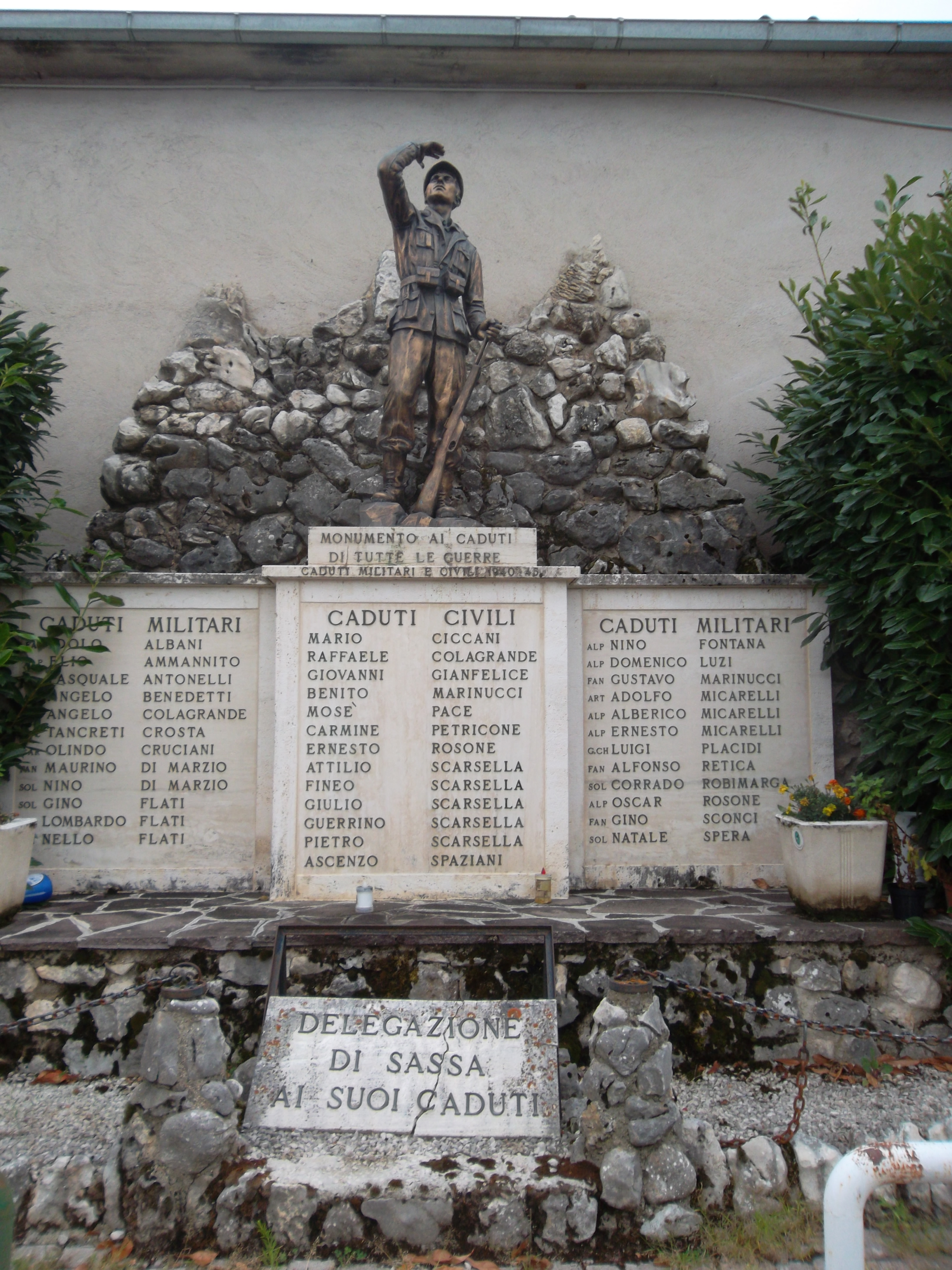 Figura di soldato (monumento ai caduti - ad ara) - ambito abruzzese (seconda metà XX)