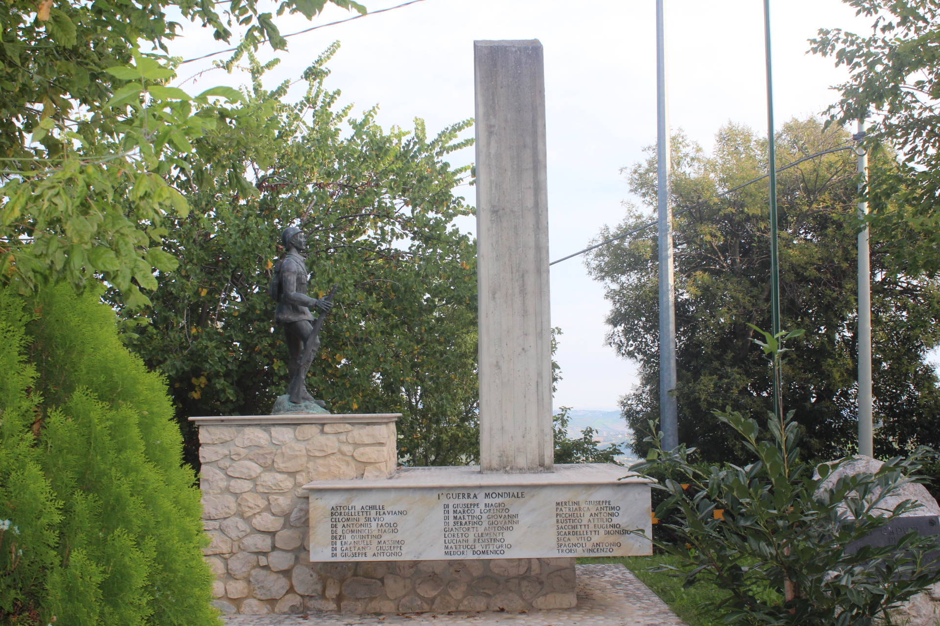 Figura di soldato:fante (monumento ai caduti) - ambito abruzzese (fine XX)