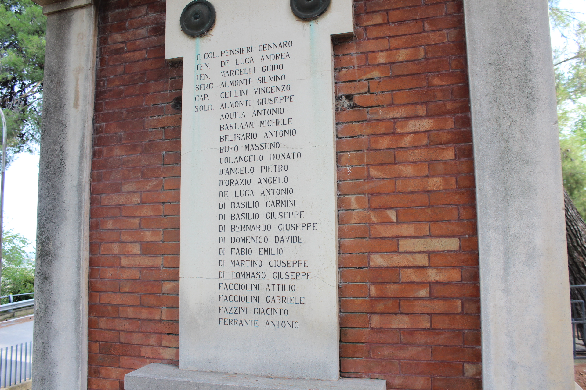 lapide commemorativa ai caduti - ambito abruzzese (seconda metà XX)