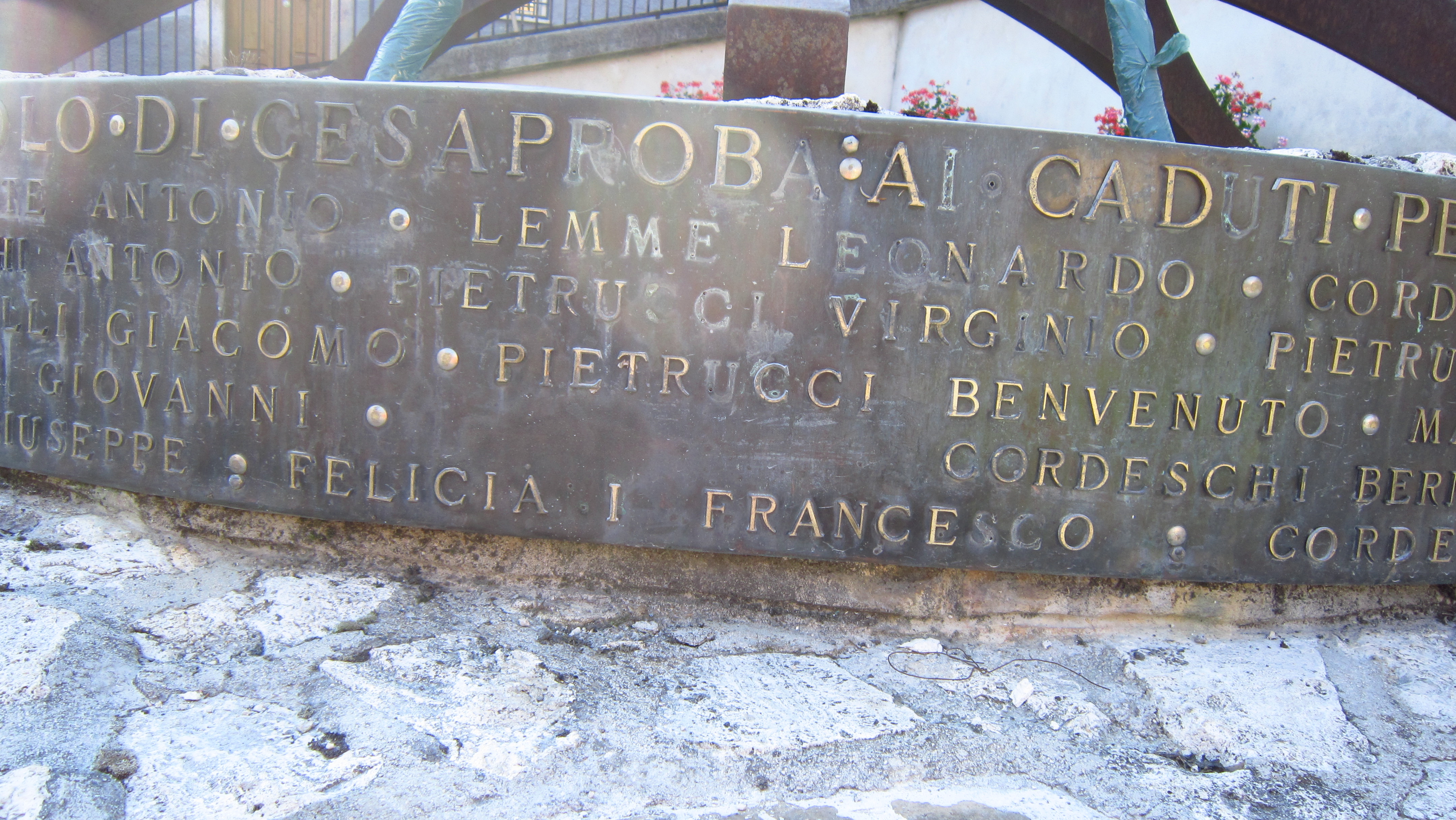 monumento ai caduti - ambito abruzzese (terzo quarto XX)