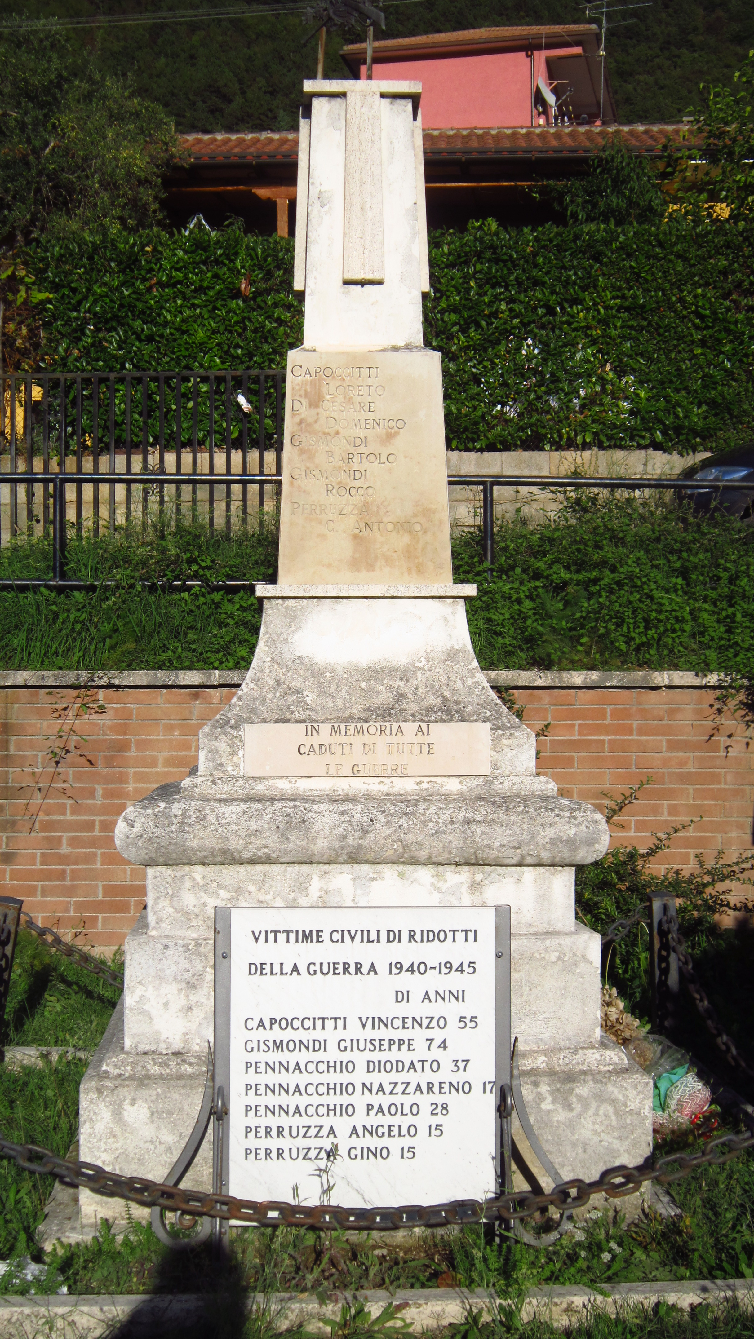 monumento ai caduti - a stele - ambito abruzzese (prima metà XX)