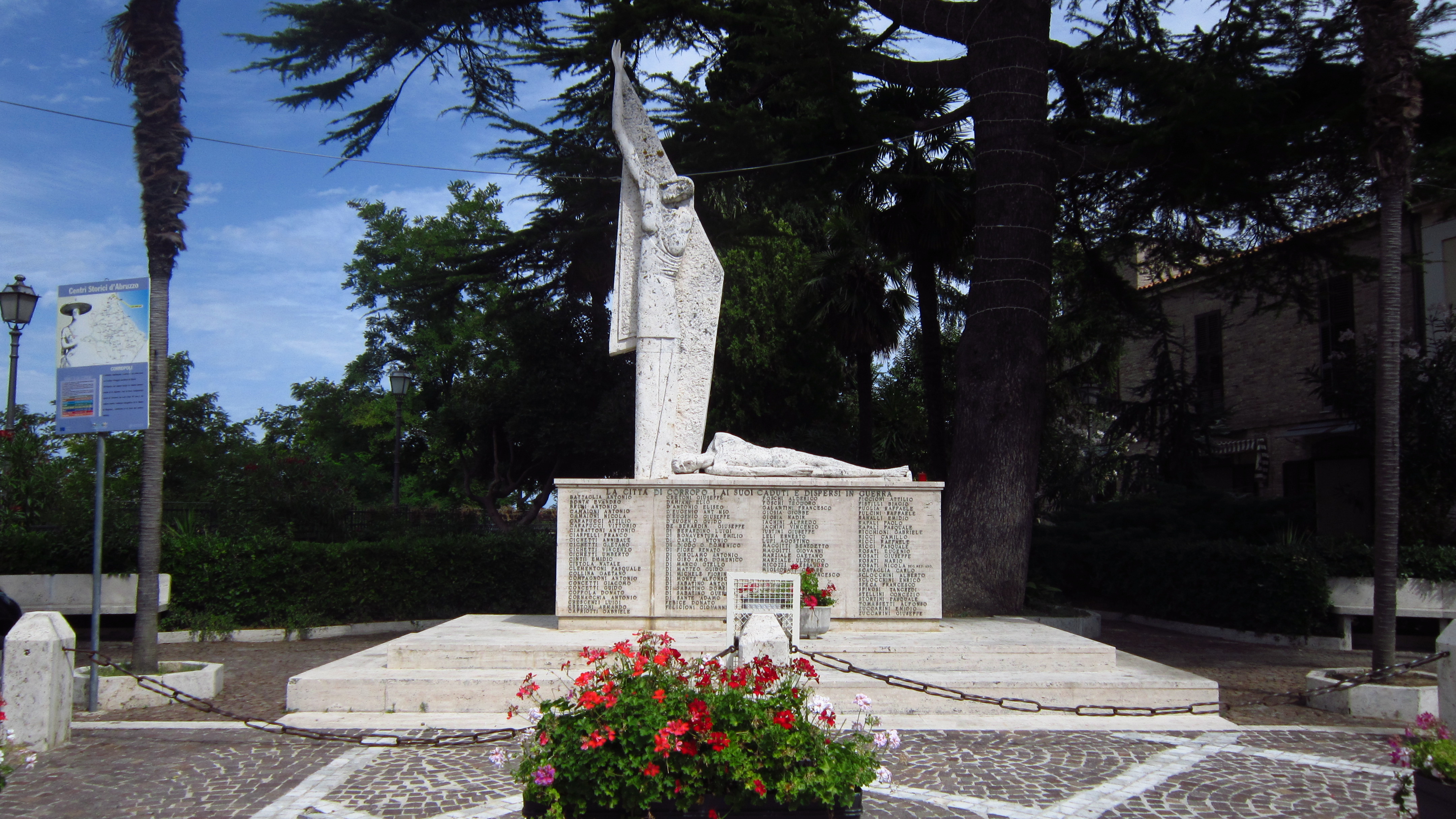monumento ai caduti - a basamento di Alfonso Tentarelli (terzo quarto XX)