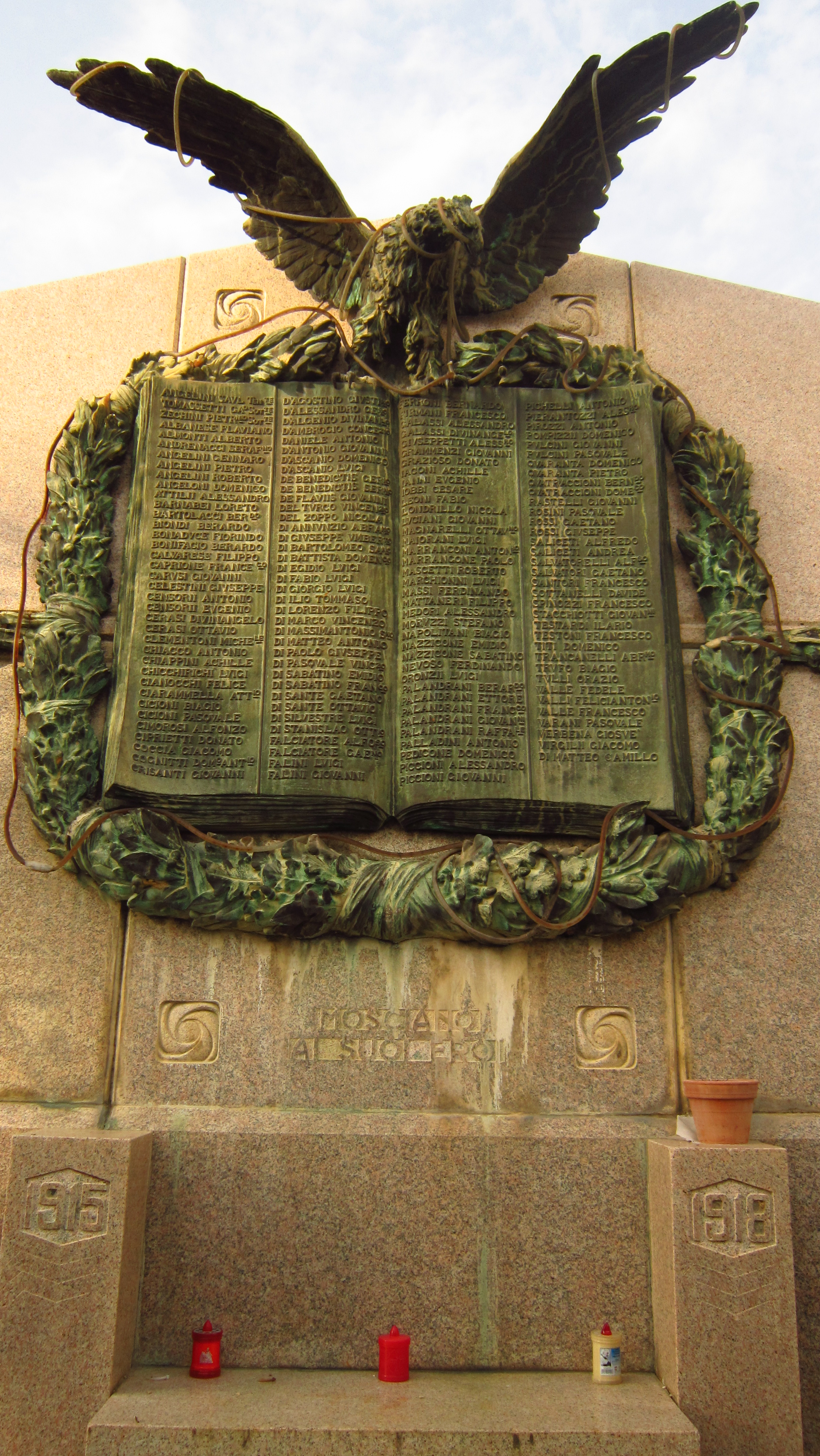 monumento ai caduti - a basamento - ambito abruzzese (inizio XXI)