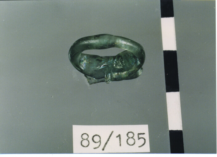 lampada/ ansa - PRODUZIONE ITALIA CENTRO SUD (SECC. XIII/ XIV D.C)