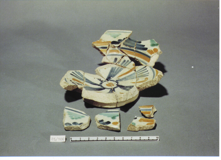 piatto - PRODUZIONE ITALIA CENTRO SUD (SEC. XV D.C)