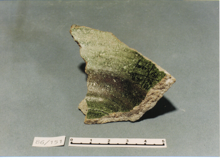 pentola/ fondo - PRODUZIONE ITALIA CENTRO SUD (SECC. XII/ XIII D.C)