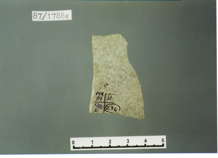 TESTO DA PANE/ FRAMMENTO - PRODUZIONE ITALIA CENTRO SUD (SECC. XII/ XIII D.C)