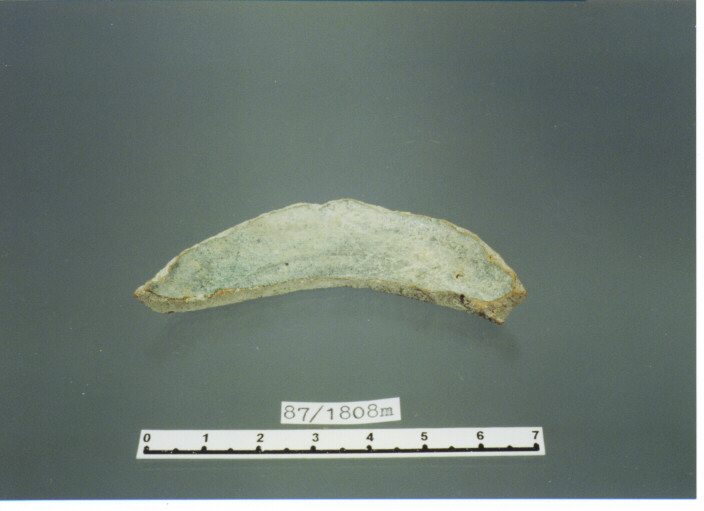 olla/ fondo - PRODUZIONE ITALIA CENTRO SUD (SECC. XII/ XIII D.C)