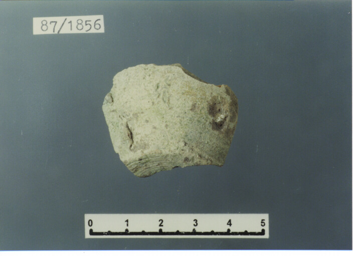 brocchetta/ fondo - PRODUZIONE ITALIA CENTRO SUD (SECC. XII/ XIII D.C)