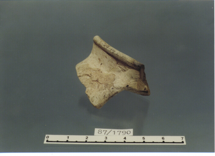 brocca/ orlo - PRODUZIONE ITALIA CENTRO SUD (SECC. XII/ XIII D.C)