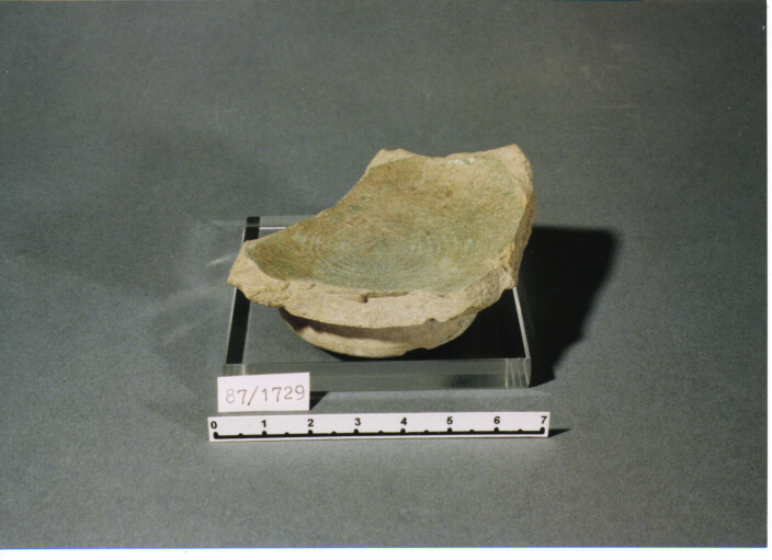 coppetta/ fondo - PRODUZIONE ITALIA CENTRO SUD (SECC. XII/ XIII D.C)