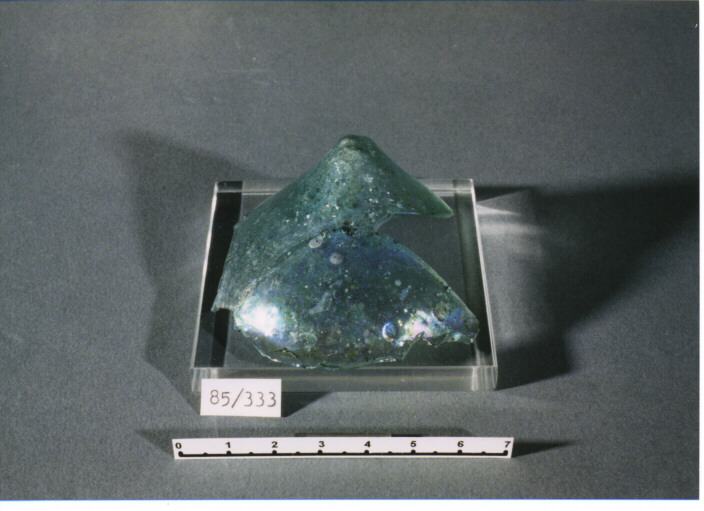 bottiglia/ fondo - PRODUZIONE ITALIA CENTRO SUD (SEC. XII D.C. ?)