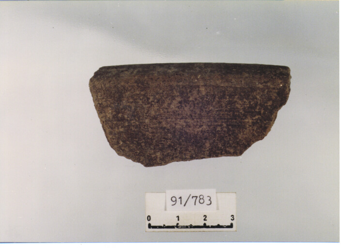 testo da pane/ orlo (SEC. XI D.C)