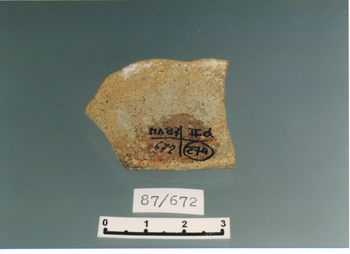 coperchio/ frammento - PRODUZIONE ITALIA CENTRO SUD (SEC. XII D.C)