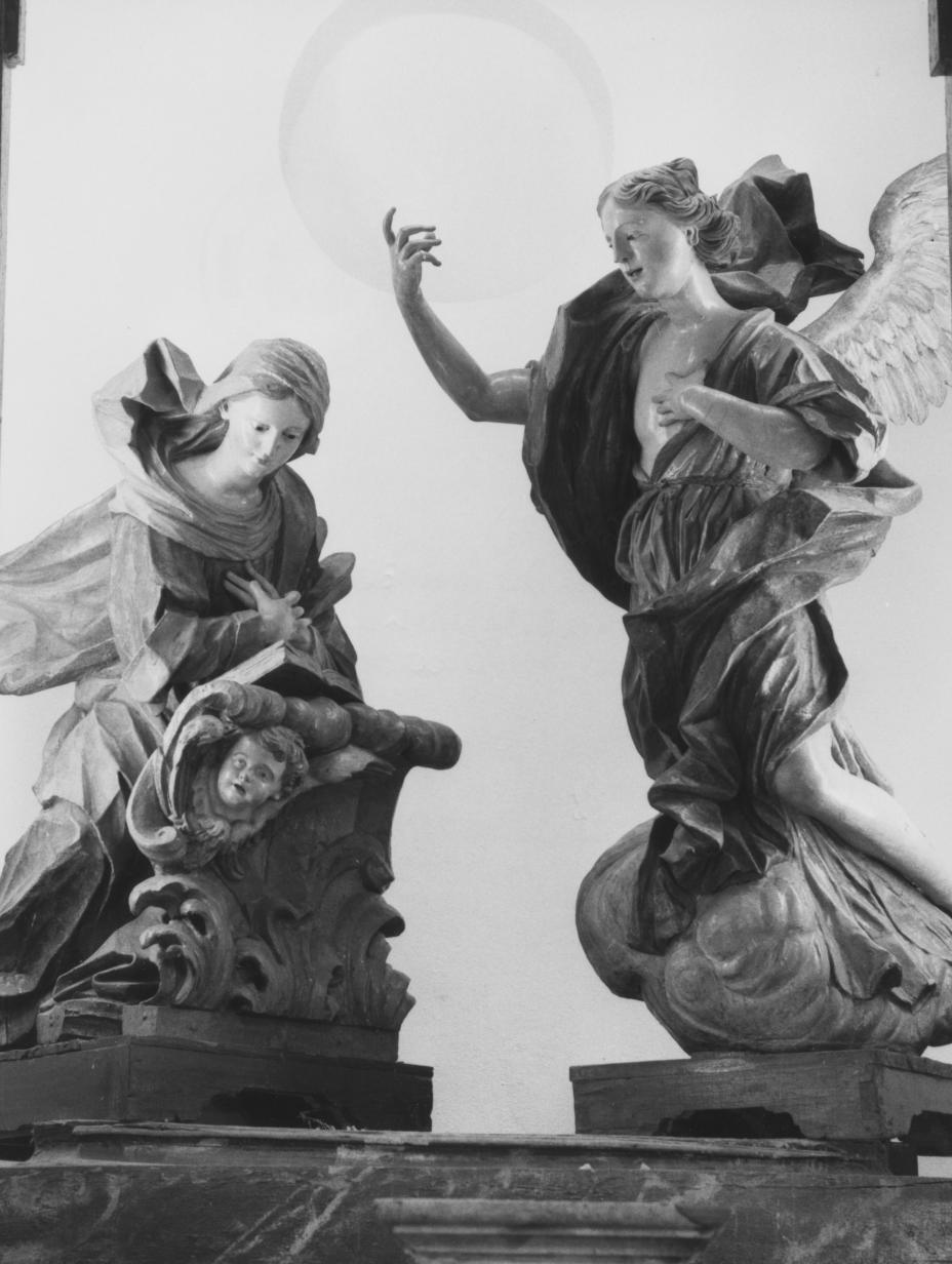 Madonna Annunciata (gruppo scultoreo, elemento d'insieme) di Colombo Giacomo (bottega) (primo quarto sec. XVIII)