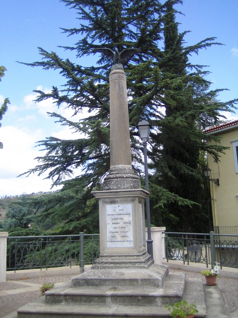 Allegoria della Vittoria come aquila (monumento ai caduti - a colonna) - ambito lucano (primo quarto XX sec)