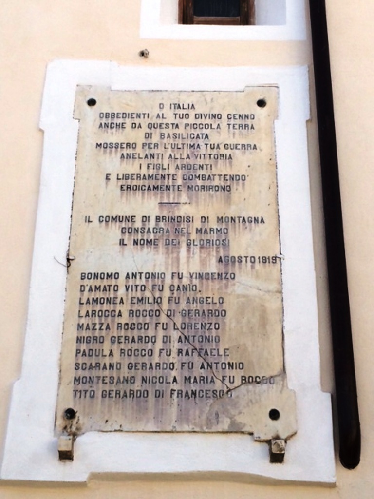 lapide commemorativa ai caduti - ambito lucano (primo quarto XX sec)