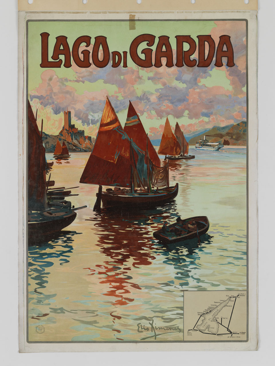 imbarcazioni a vela ed un piroscafo sul lago di Garda, davanti al castello di Malcesine (manifesto) di Ximenes Elio Ettore (sec. XX)