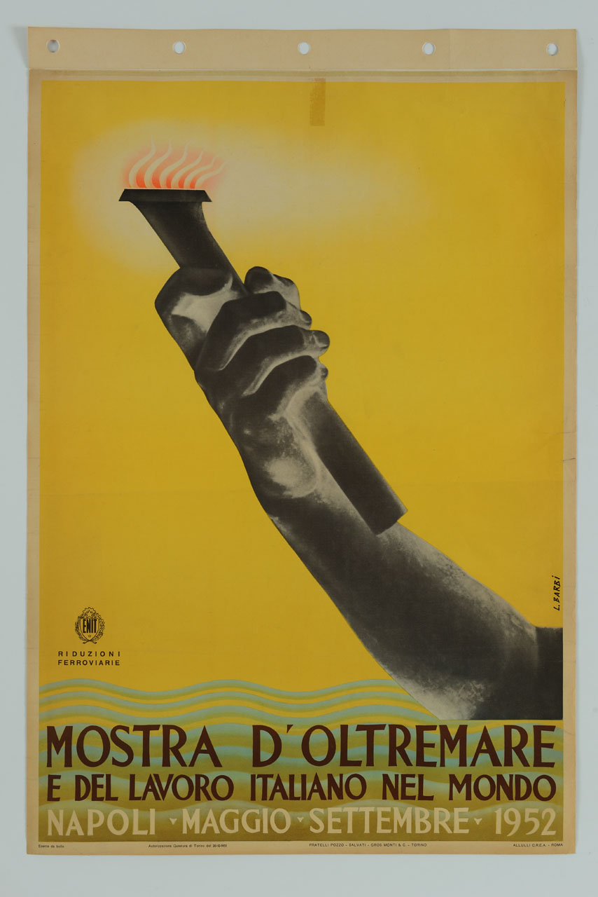 braccio con fiaccola accesa sopra un mare con onde stilizzate (manifesto) di Barbi Lamberto (sec. XX)