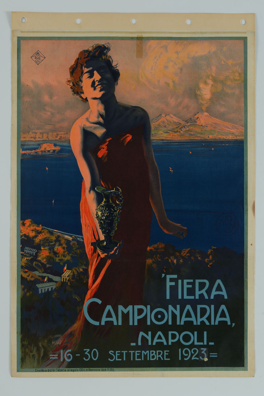 donna con abito rosso protende il braccio destro per mostrare una brocca, sospesa sopra la città di Napoli; sulla sinistra il Castel dell'Ovo, sullo sfondo il fumante Vesuvio (manifesto) di Borgoni Mario (sec. XX)