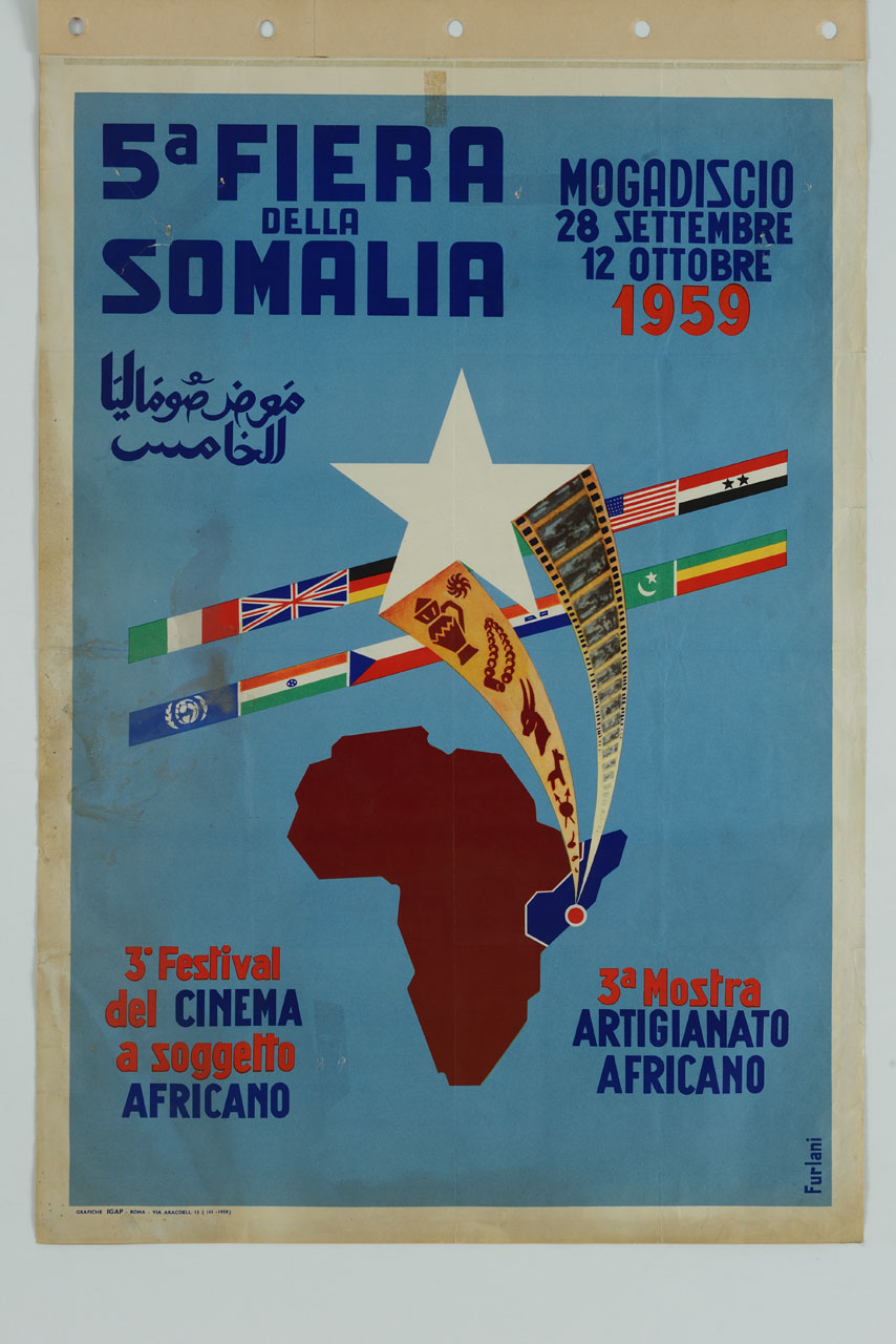 cartina dell'Africa con pellicola cinematografica, prodotti di artigianato, bandiere e scritta in Arabo; bandiera della Somalia sul fondo (manifesto) di Furlani - ambito italiano (sec. XX)