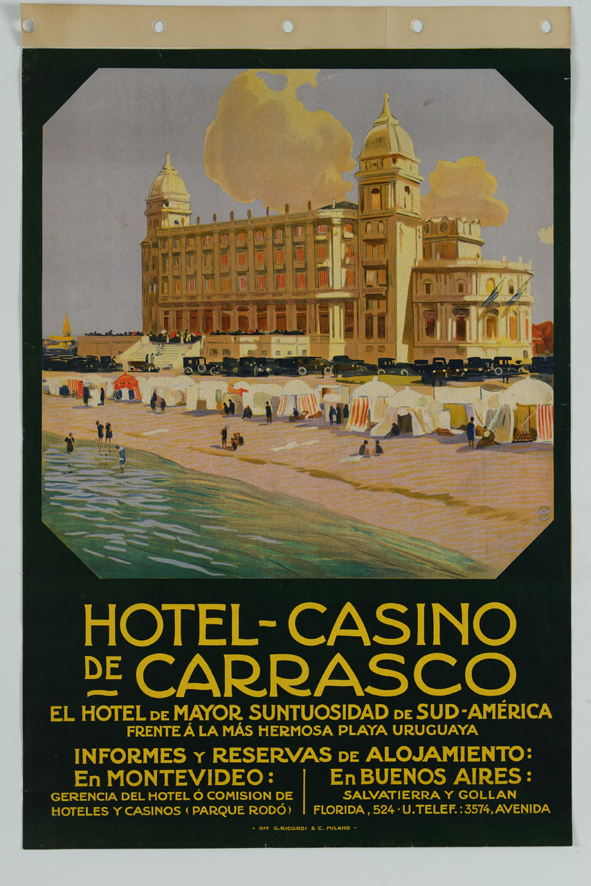 vista della spiaggia dell' Hotel Casino Carrasco con bagnanti (manifesto) - ambito America meridionale (sec. XX)