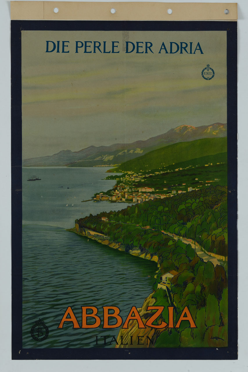 costa marina del golfo del Quarnaro con la città di Abbazia (manifesto) di Metlicovitz Leopoldo (sec. XX)