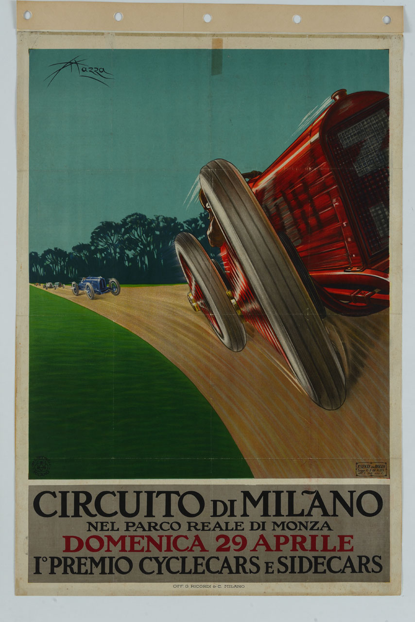 automobili in velocità su una pista e sullo sfondo alberi (manifesto) di Mazza Aldo (sec. XX)