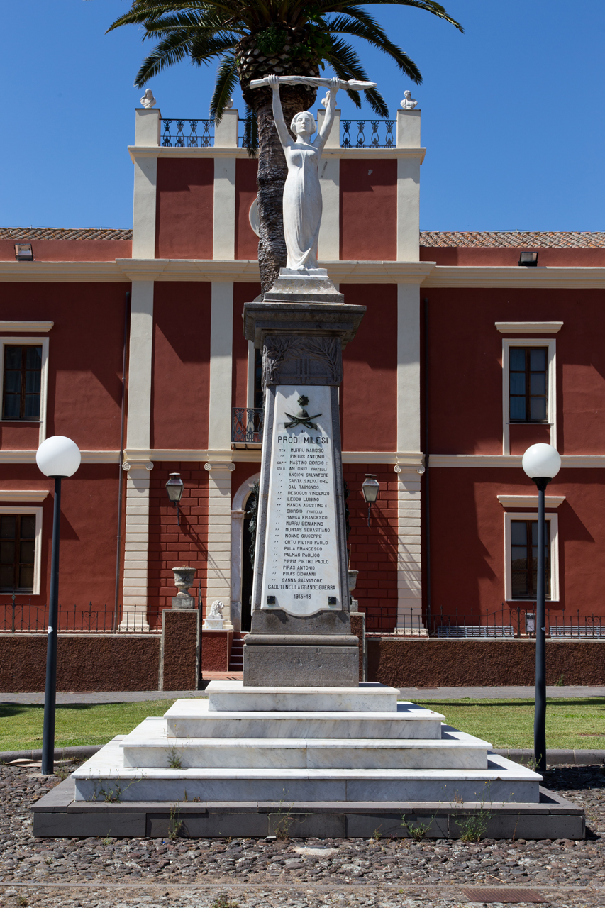 Allegoria della patria (monumento ai caduti - ad obelisco)