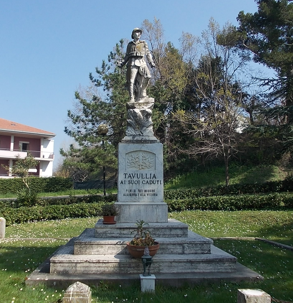 figura di soldato (monumento ai caduti) - ambito marchigiano (secondo quarto XX)