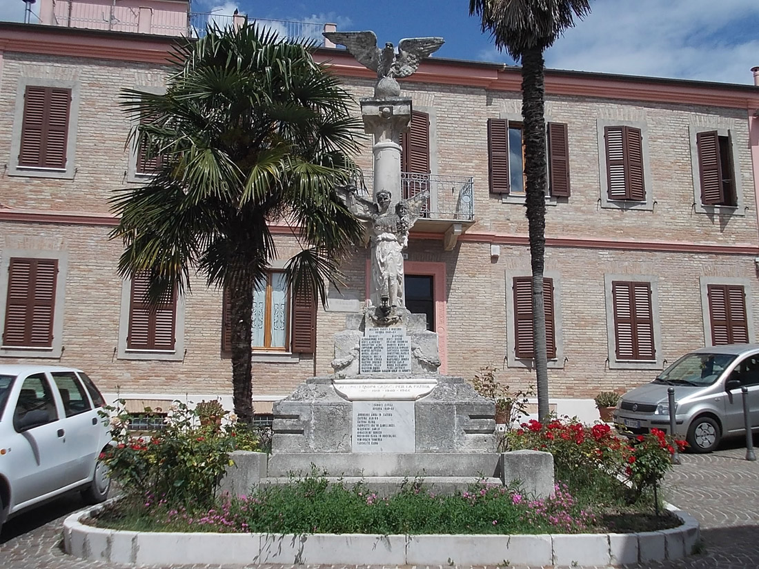 allegoria della Vittoria come aquila (monumento ai caduti) di Giaccaglia Vladimiro - ambito italiano (prima metà XX)