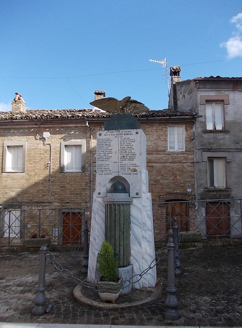 allegoria della Vittoria come aquila (monumento ai caduti) - ambito marchigiano (prima metà XX)