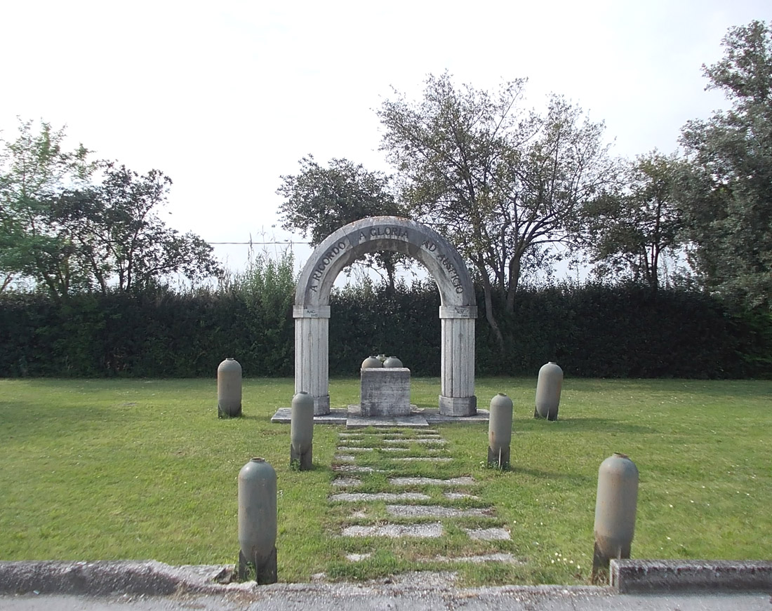 soggetto assente (monumento ai caduti) - ambito italiano (prima metà XX)