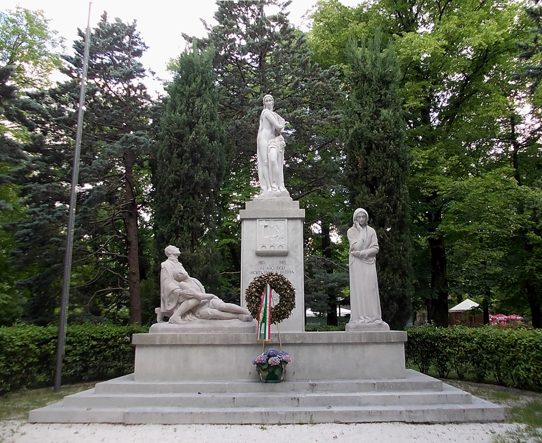 allegoria della Patria con soldati (monumento ai caduti) di Dazzi Arturo - ambito italiano (secondo quarto XX)